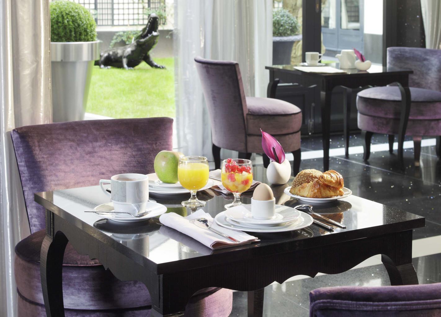 Maison Albar - Le Diamond Париж Ресторан фото Breakfast at the hotel